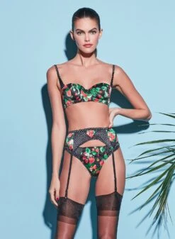 Fleur Du Mal Strawberry Print Thong -Sexy Wear Hub 201208 FLEURDUMAL SHOT 14 1637crop