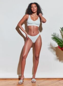 Fleur Du Mal Le Body Seamless Bralette 14 Fleur Du Mal Le Body Seamless Bralette -Sexy Wear Hub 210317 FLEURDUMAL SHOT 04 0468full