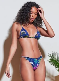 Fleur Du Mal Botanical Grommet Triangle Bikini Top 9 Fleur Du Mal Botanical Grommet Triangle Bikini Top -Sexy Wear Hub 210317 FLEURDUMAL SHOT 25 3942crop d90db3b8 e459 4f7a a063 62ef8b9d00c2