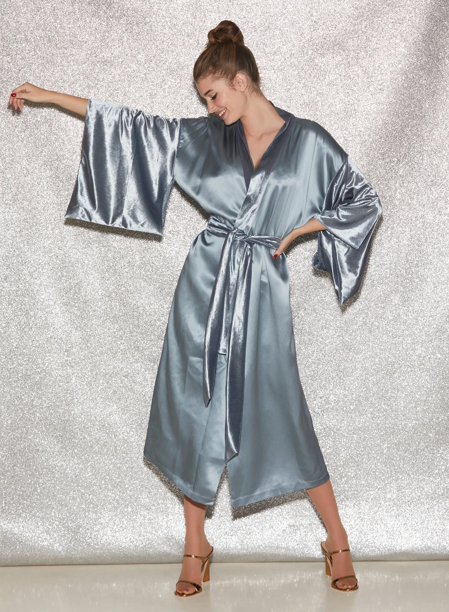 Fleur Du Mal Velvet & Silk Robe 7 Fleur Du Mal Velvet & Silk Robe - Image 7