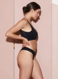 Fleur Du Mal Le Body Seamless Bralette 12 Fleur Du Mal Le Body Seamless Bralette -Sexy Wear Hub FleurDuMal8716 crop